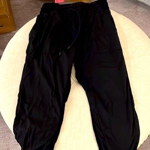 Lululemon Mid-Rise Dance Studio Crop Size 6